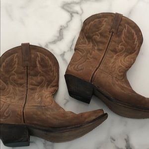 ‼️Ariat Laredo boots‼️